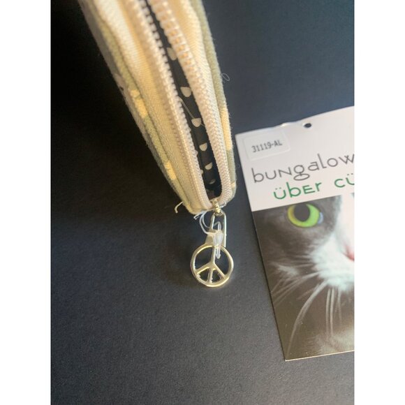 Bungalow 360 Alpaca Llama Design Zip Around Wallet - New - Picture 7 of 11